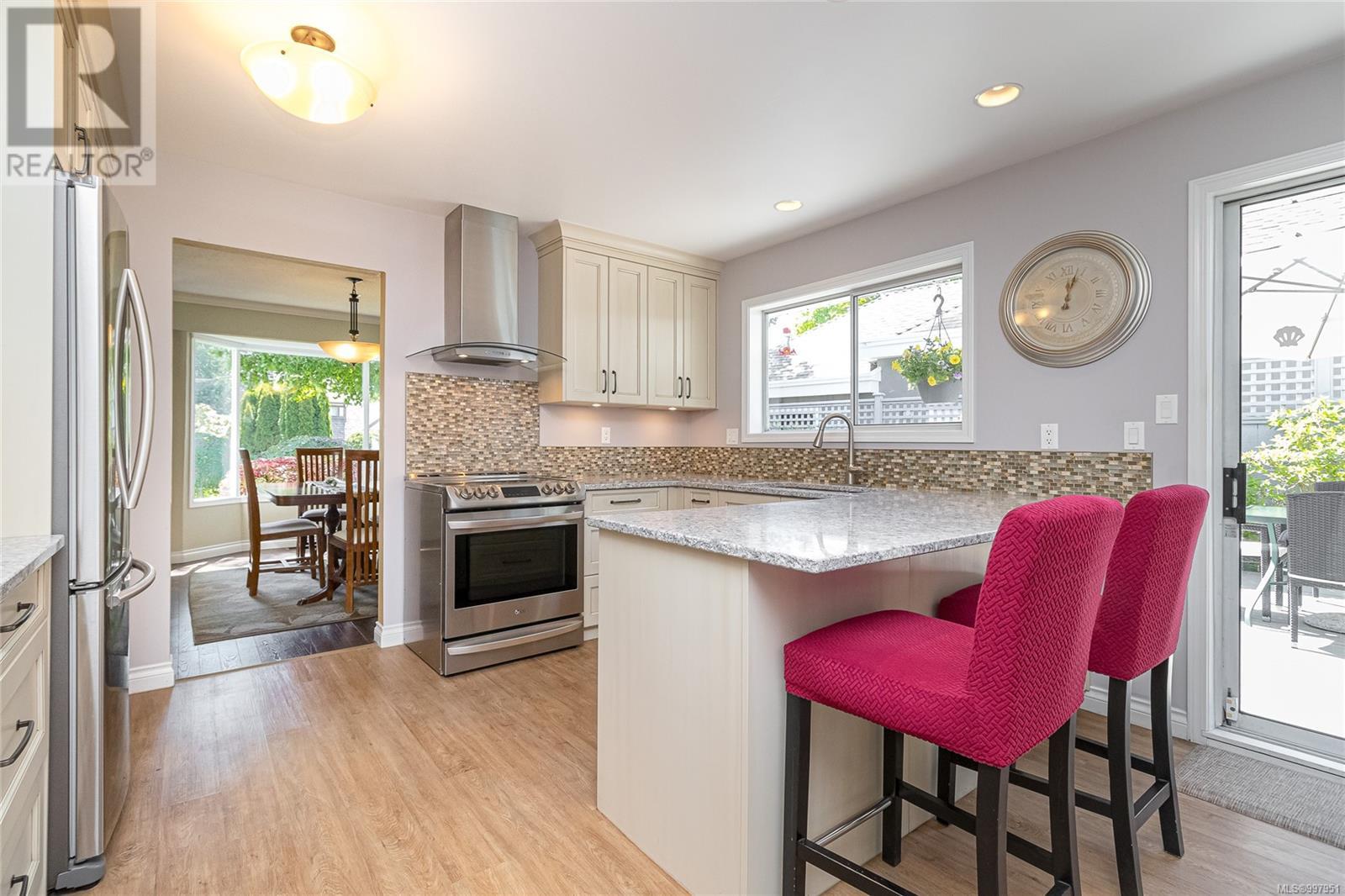 2295 GREENLANDS RD - Image 12