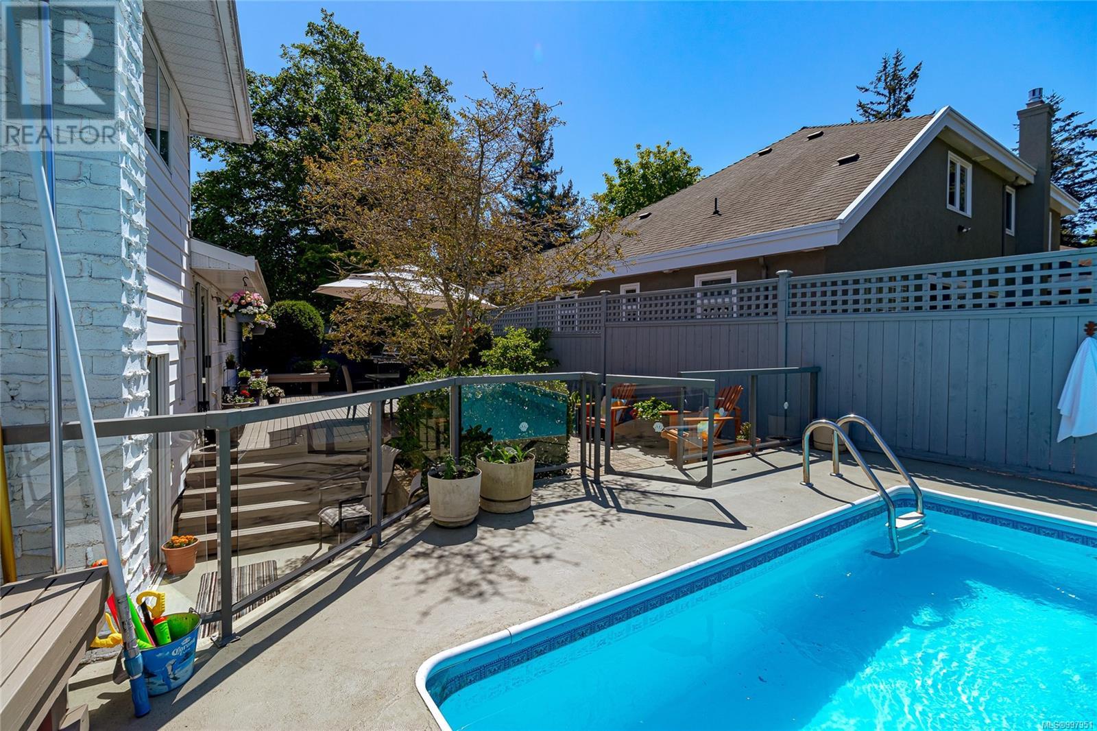 2295 GREENLANDS RD - Image 38