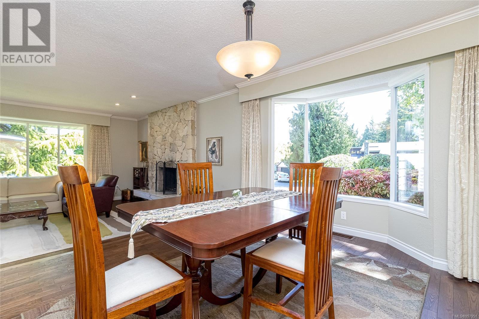2295 GREENLANDS RD - Image 11