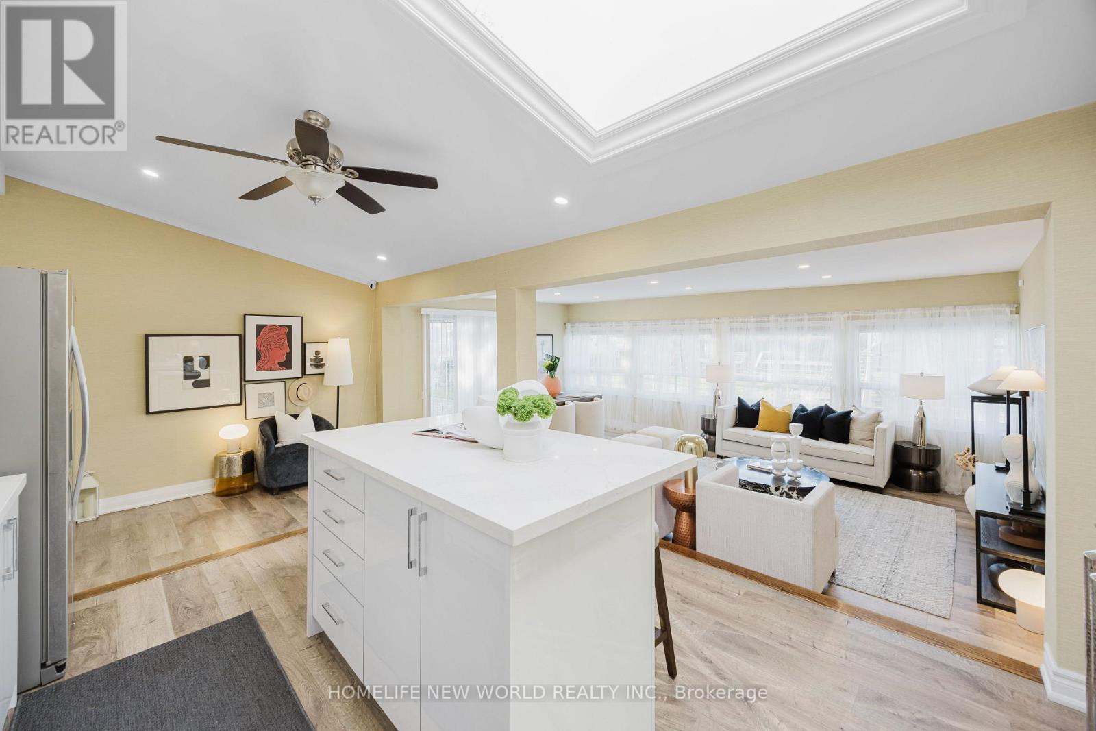 Photo 16 of 12 Mac Avenue, Georgina ON