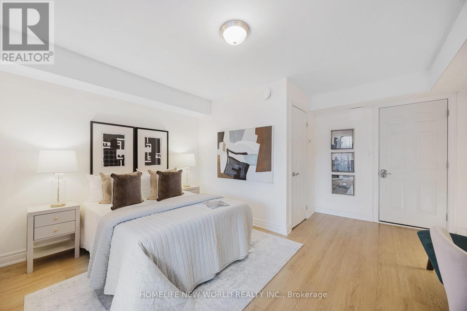 Photo 5 of 12 Mac Avenue, Georgina ON