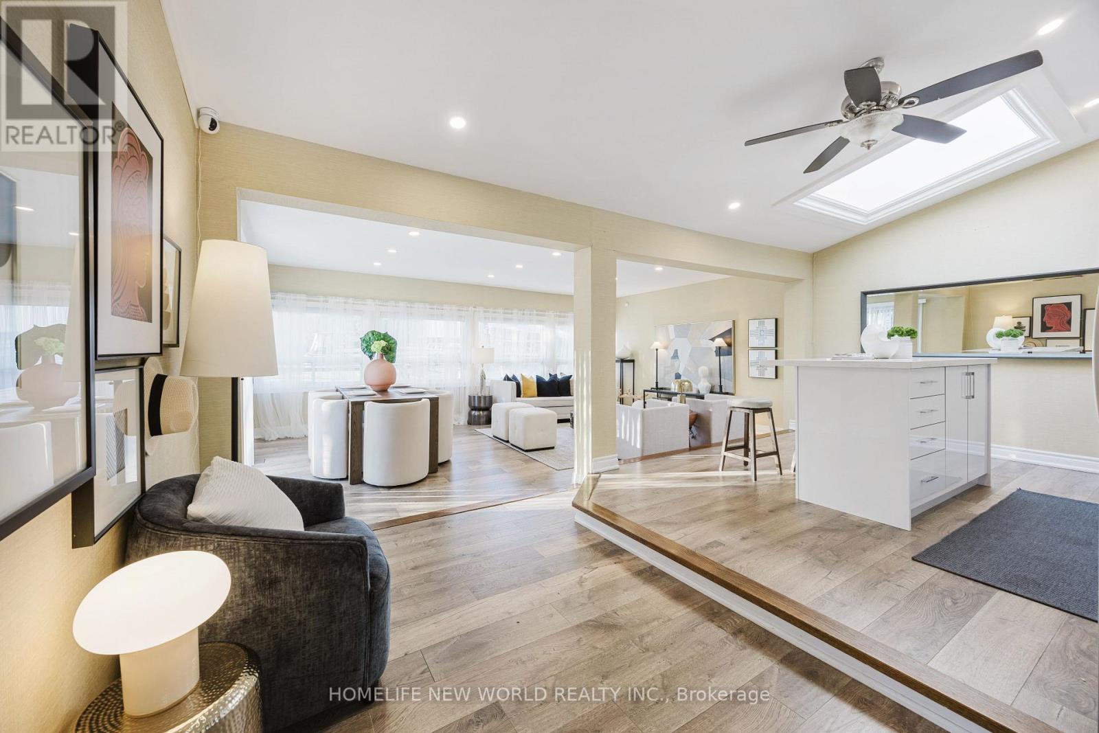 Photo 43 of 12 Mac Avenue, Georgina ON