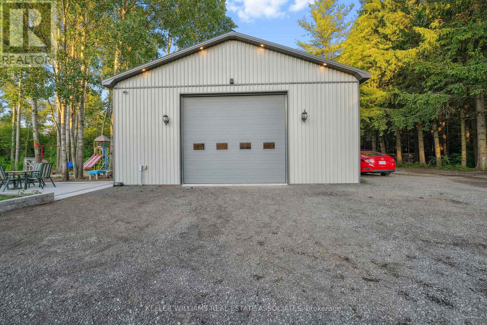 Photo 32 of 102 Concession 11 E, Hamilton ON