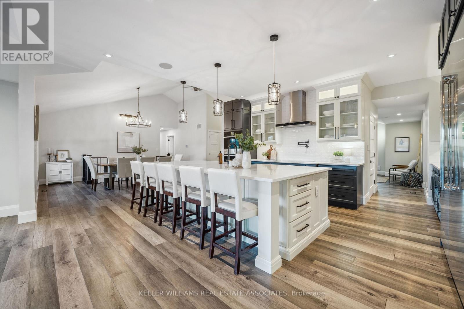 Photo 4 of 102 Concession 11 E, Hamilton ON
