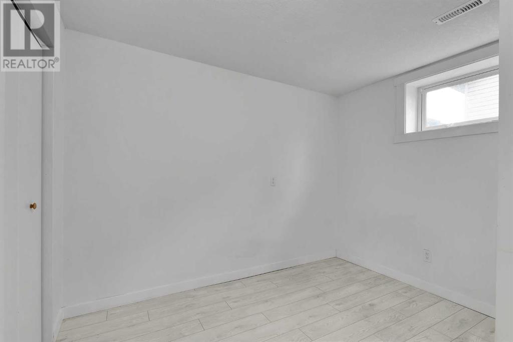 Single Family House Bungalow for Sale in  Dovercliffe Road SE Dover Calgary 