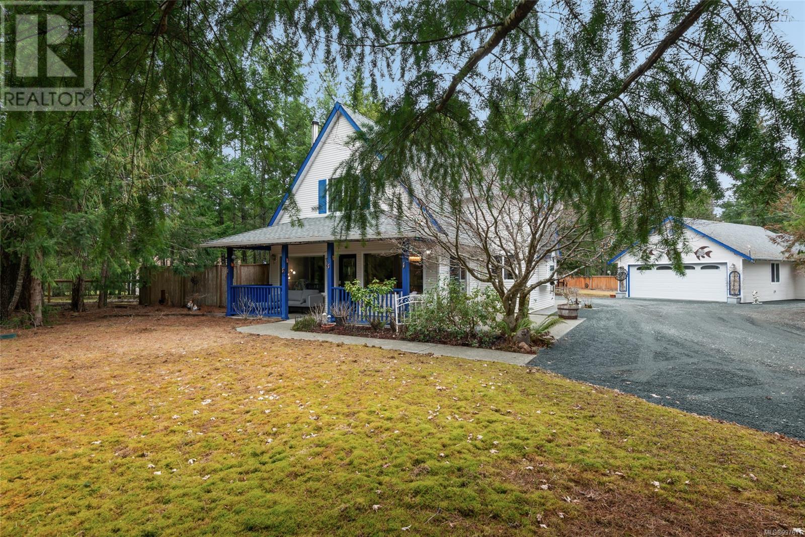Photo 14 of 1335 Meadowood Way, Qualicum Beach BC