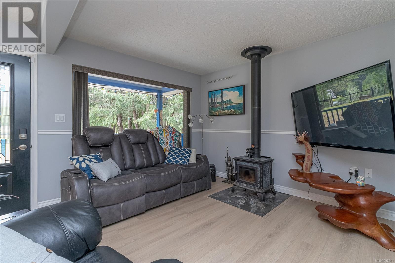 Photo 3 of 1335 Meadowood Way, Qualicum Beach BC