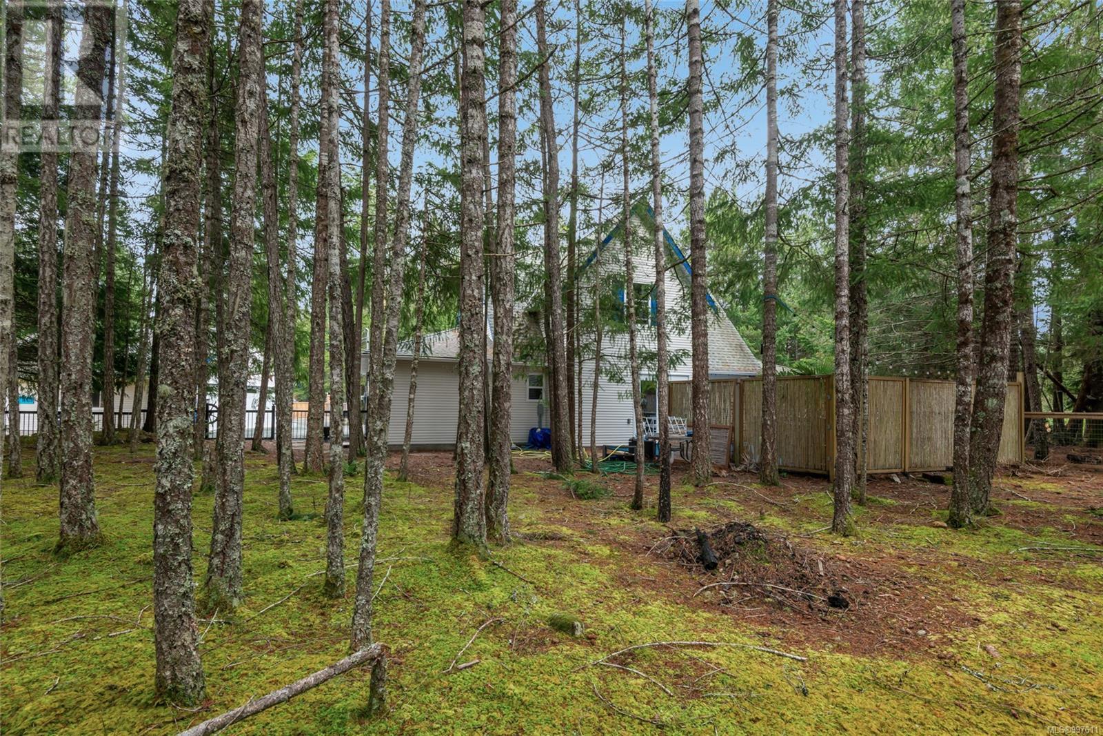 Photo 48 of 1335 Meadowood Way, Qualicum Beach BC