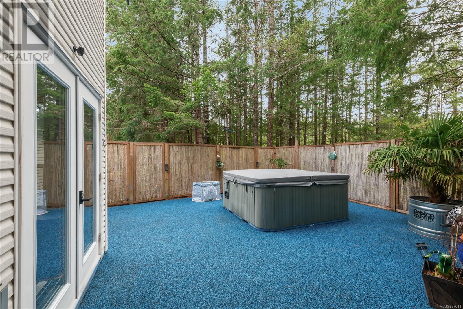Photo 7 of 1335 Meadowood Way, Qualicum Beach BC