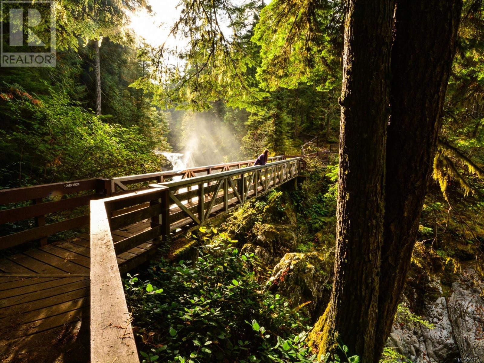 Photo 74 of 1335 Meadowood Way, Qualicum Beach BC