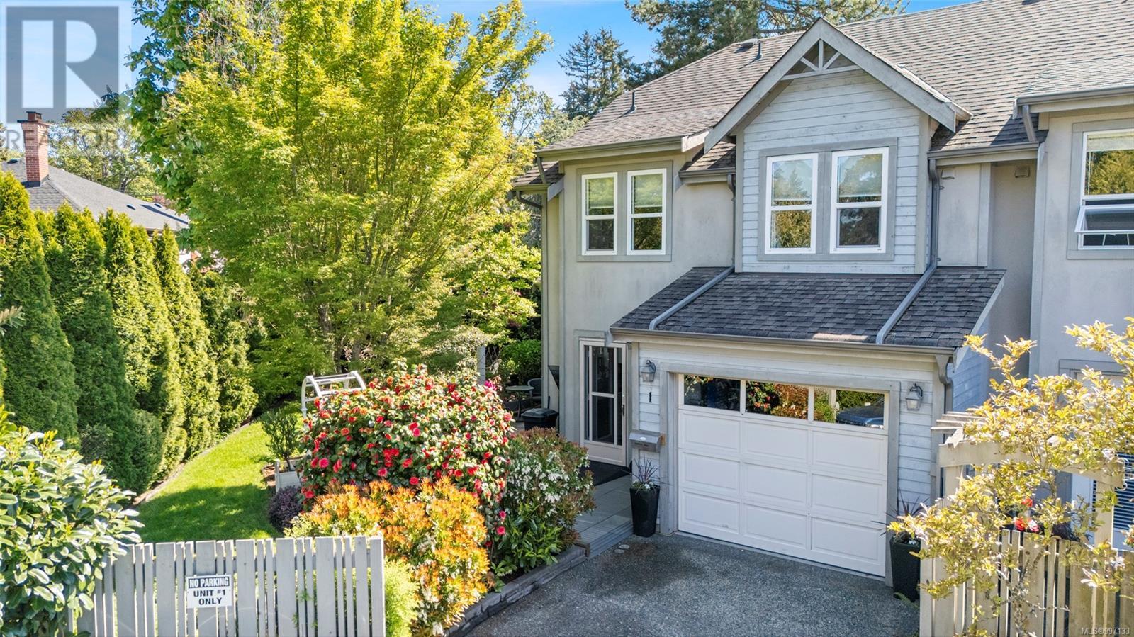 1 3947 Cedar Hill Cross Road, Saanich