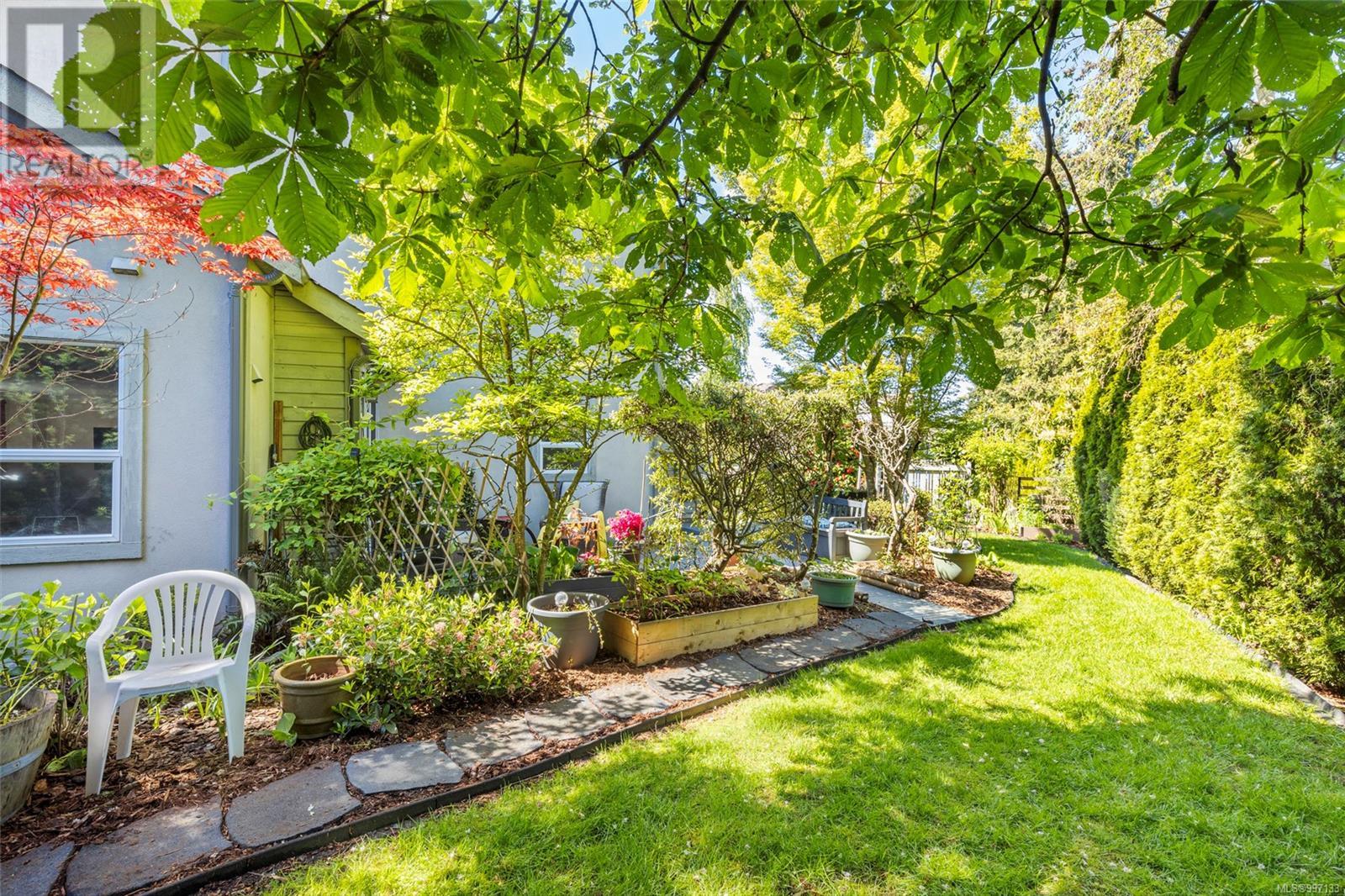 1 3947 Cedar Hill Cross Road, Saanich