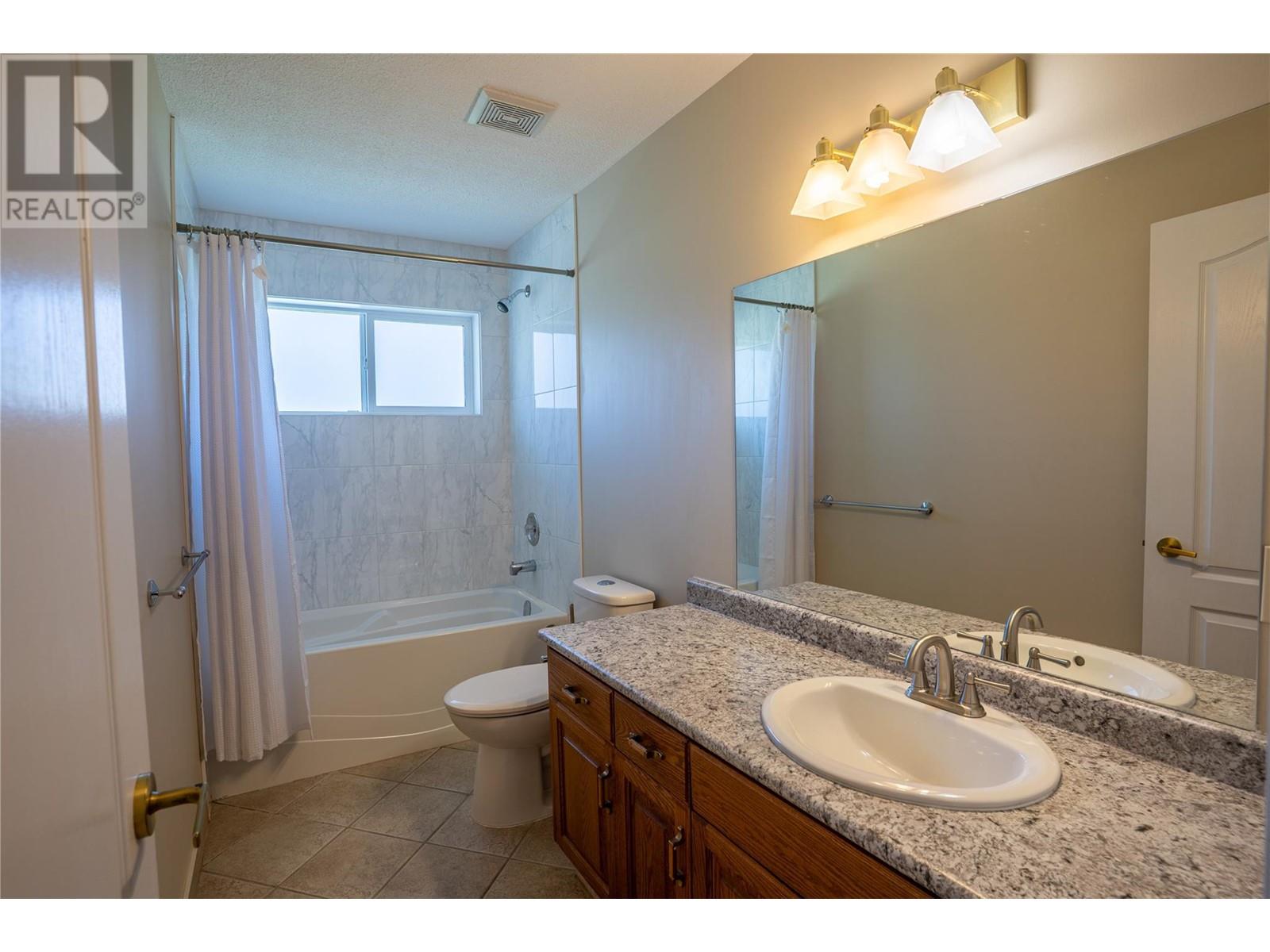 1278 Round Lake Road, Armstrong