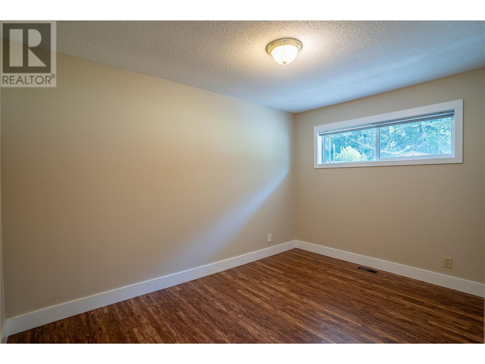 1278 Round Lake Road, Armstrong