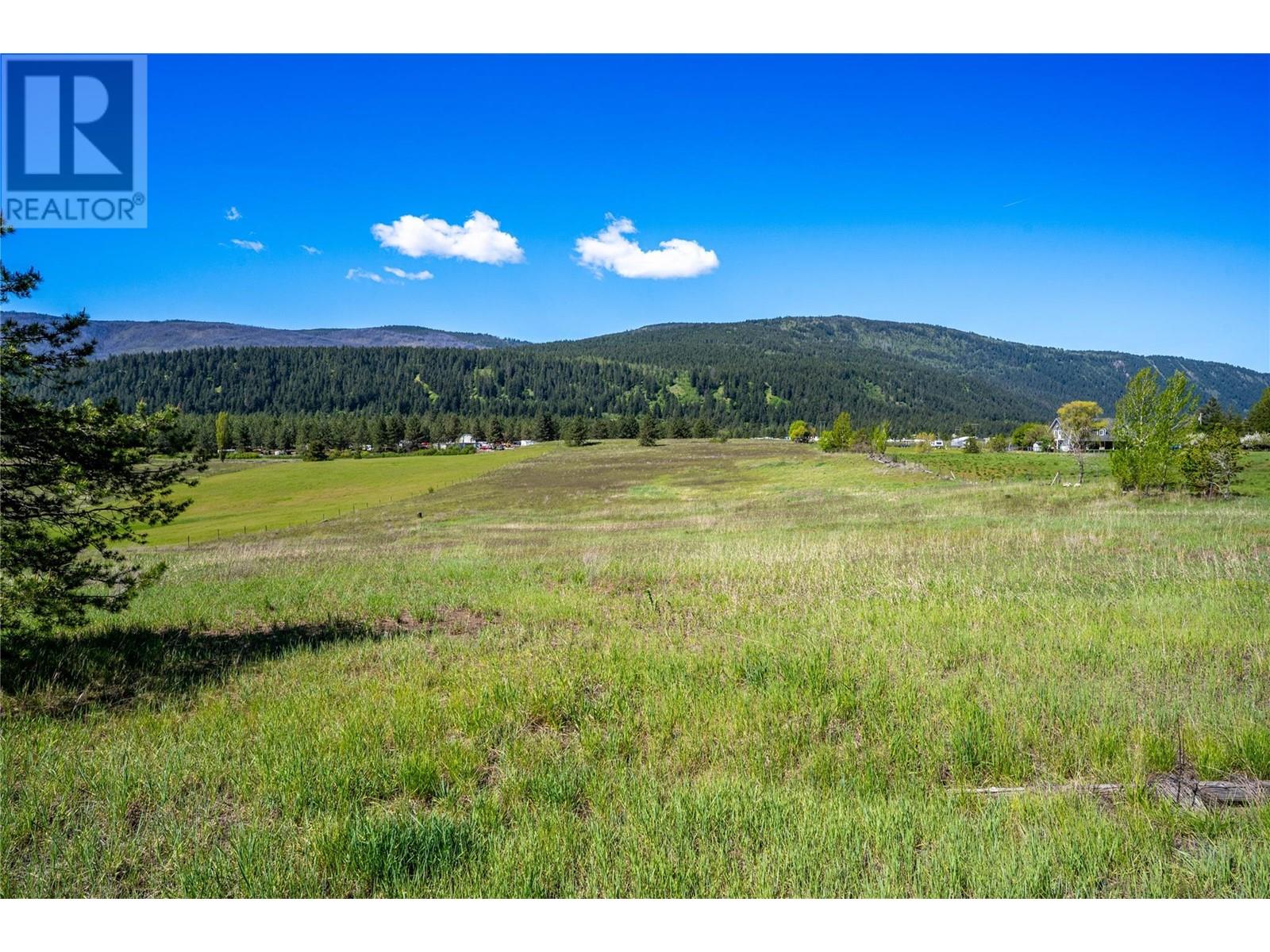 1278 Round Lake Road, Armstrong