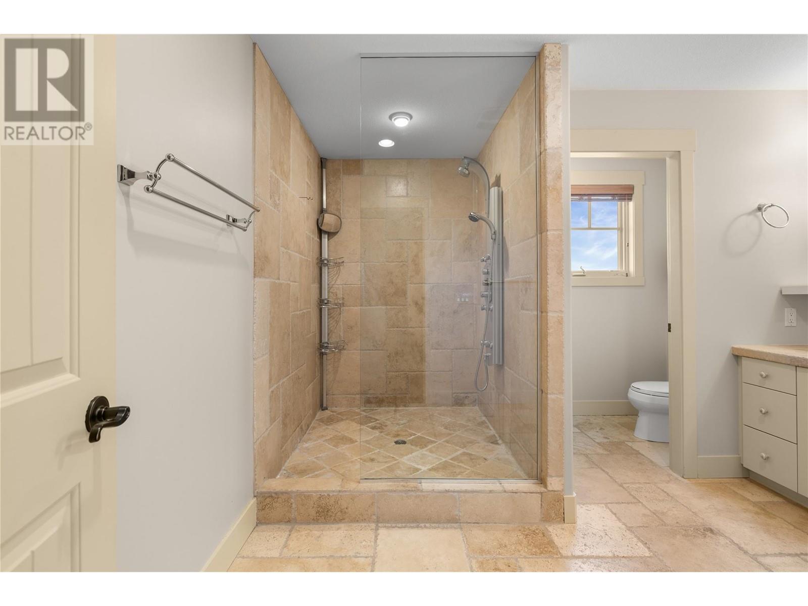 5407 Hedeman Court, Kelowna