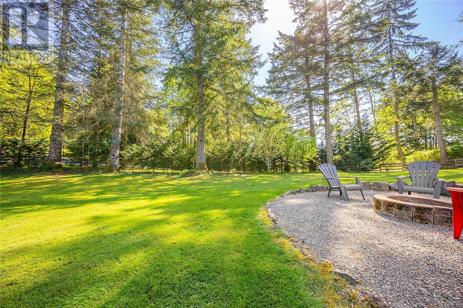 Photo 11 of 4299 Entrance Ave, Ladysmith BC