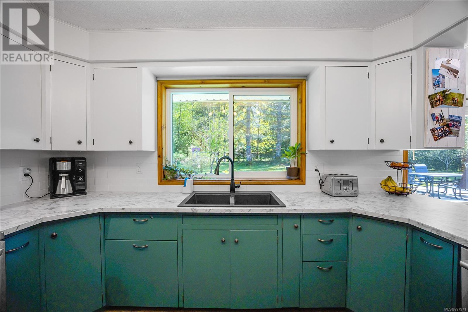 Photo 21 of 4299 Entrance Ave, Ladysmith BC