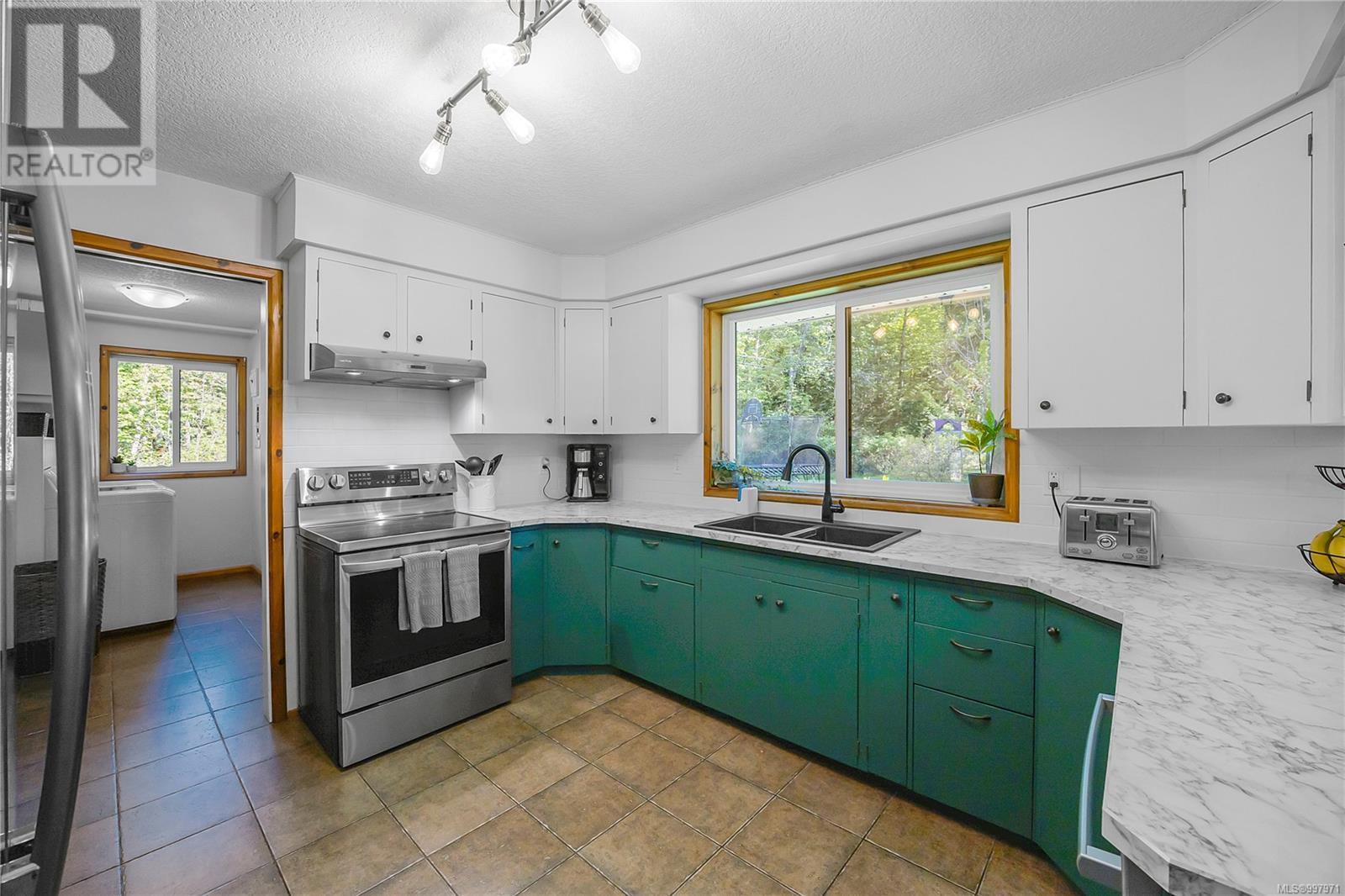 Photo 22 of 4299 Entrance Ave, Ladysmith BC