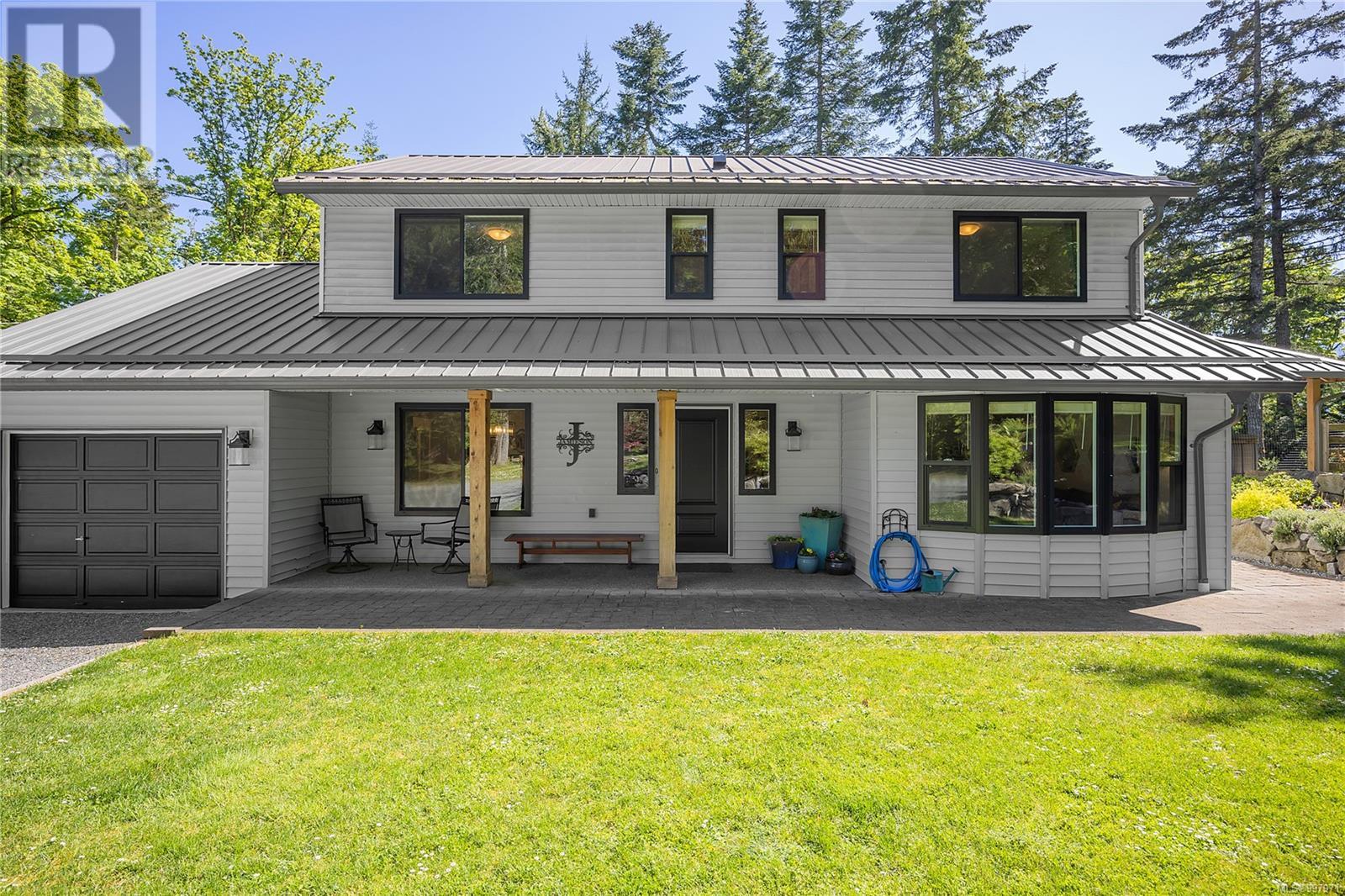 Photo 3 of 4299 Entrance Ave, Ladysmith BC