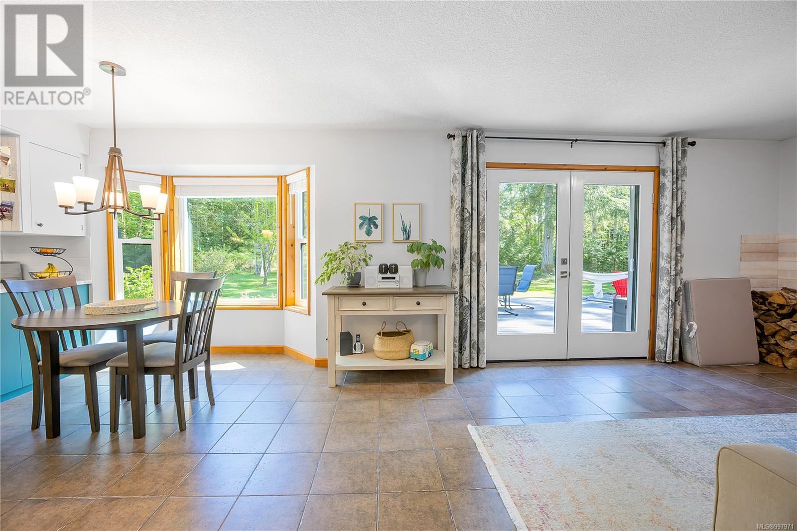 Photo 32 of 4299 Entrance Ave, Ladysmith BC