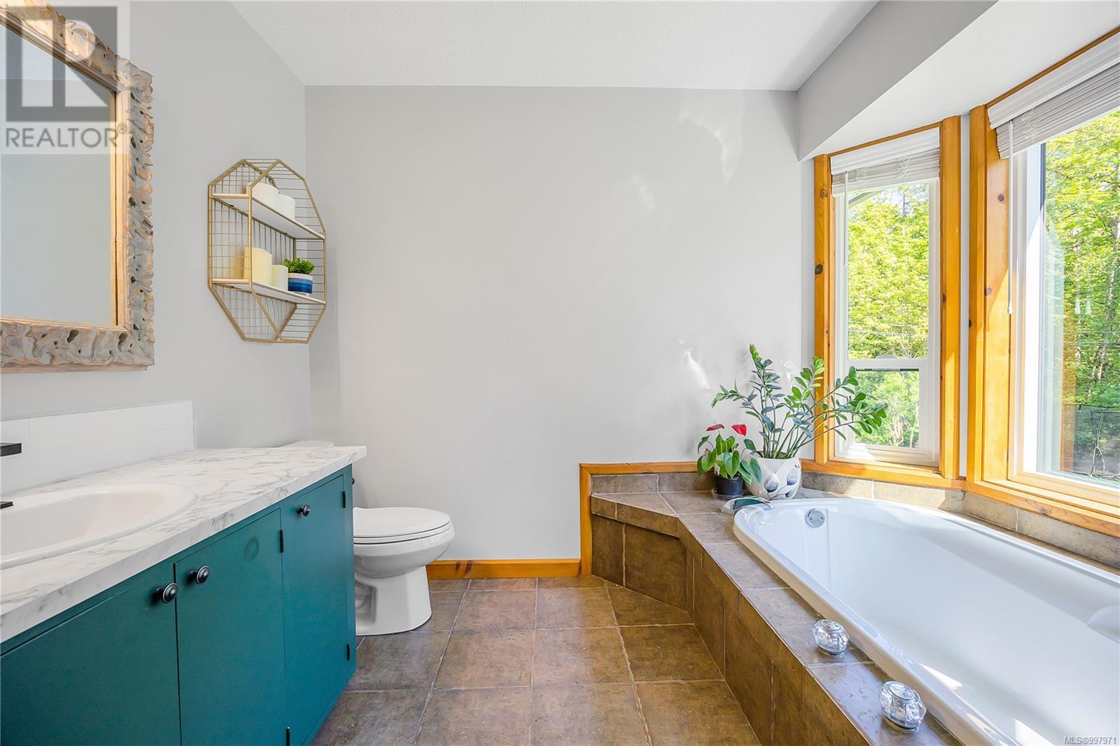 Photo 61 of 4299 Entrance Ave, Ladysmith BC