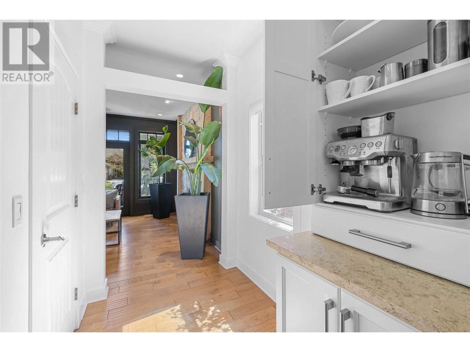  1185 Peak Point Drive, West Kelowna