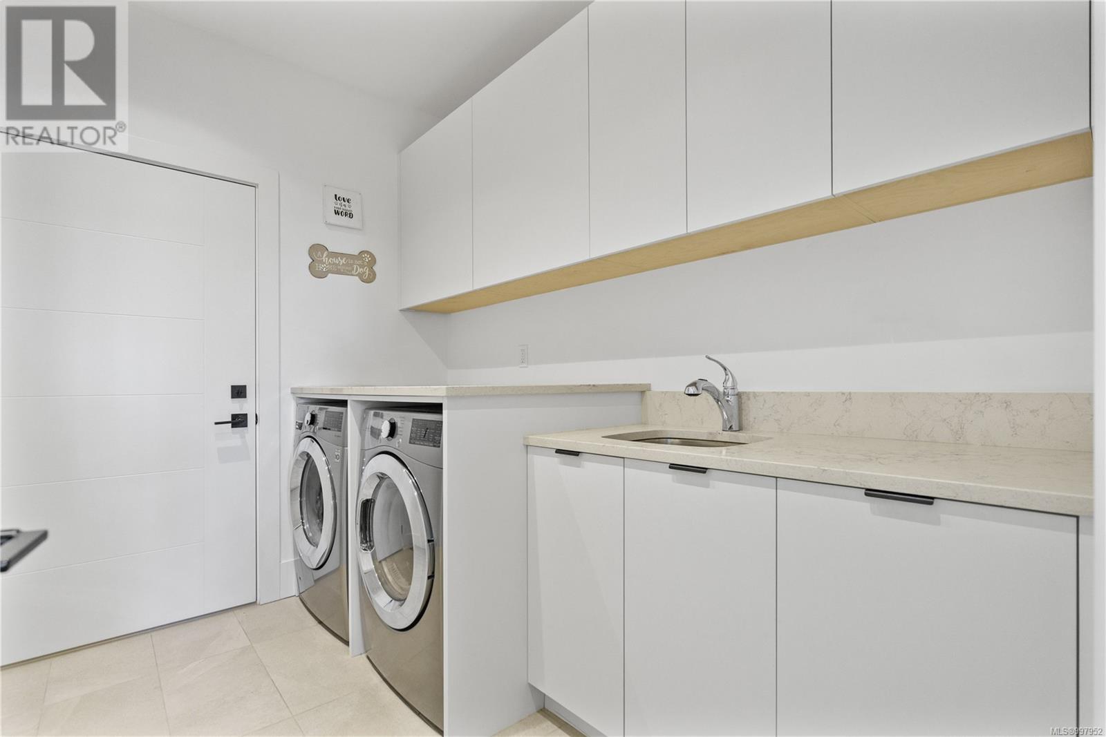 2046 Pinehurst Terr, Langford