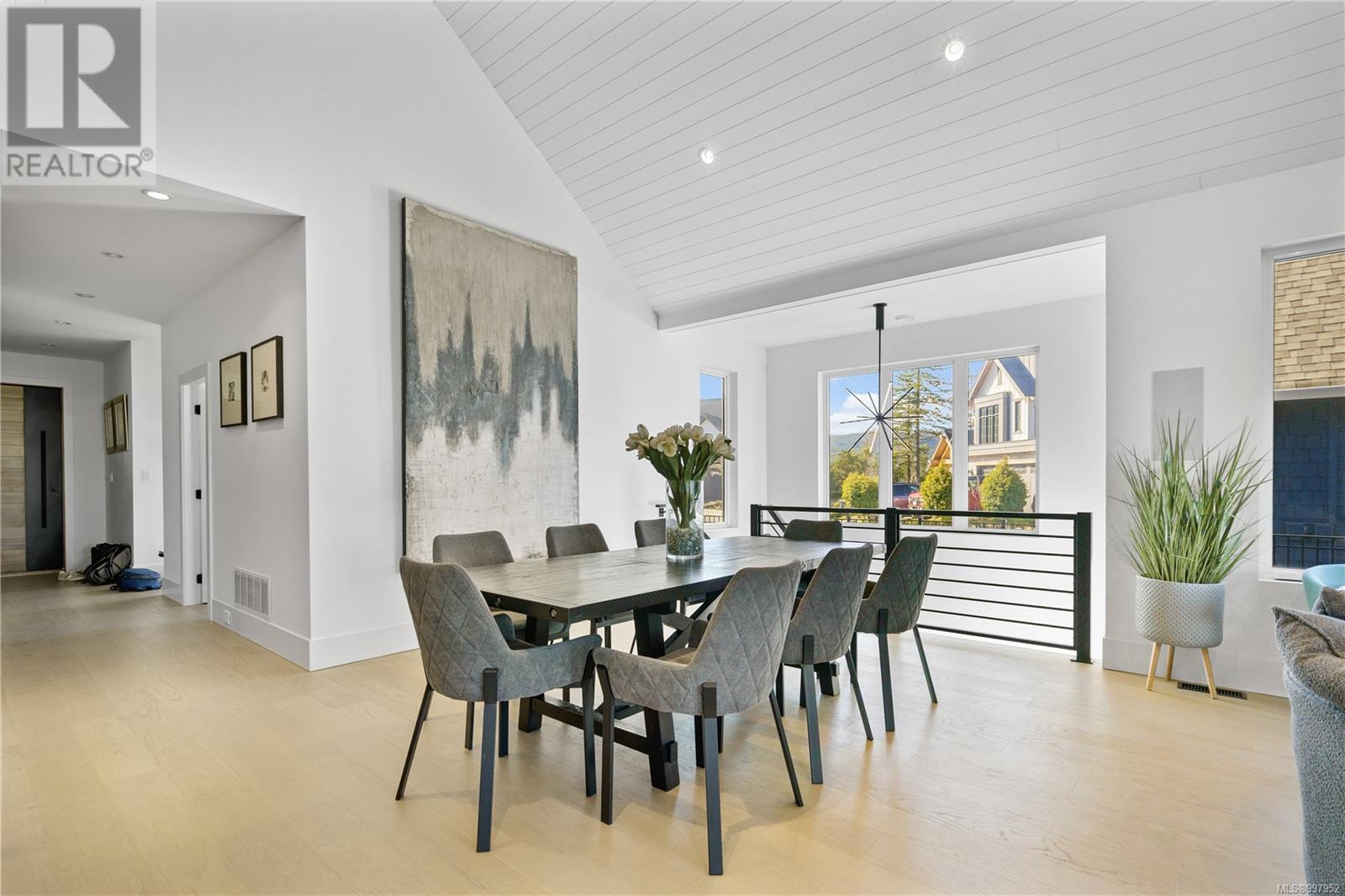 2046 Pinehurst Terr, Langford