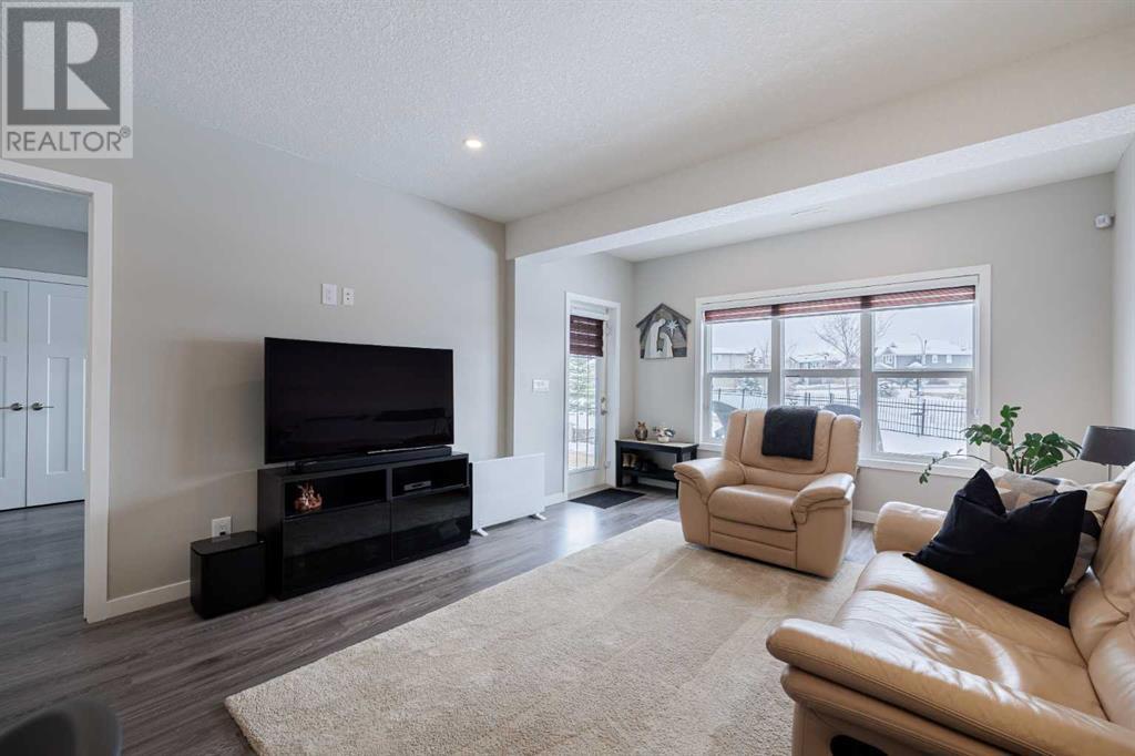 53 Sundown Grove, Cochrane, Alberta