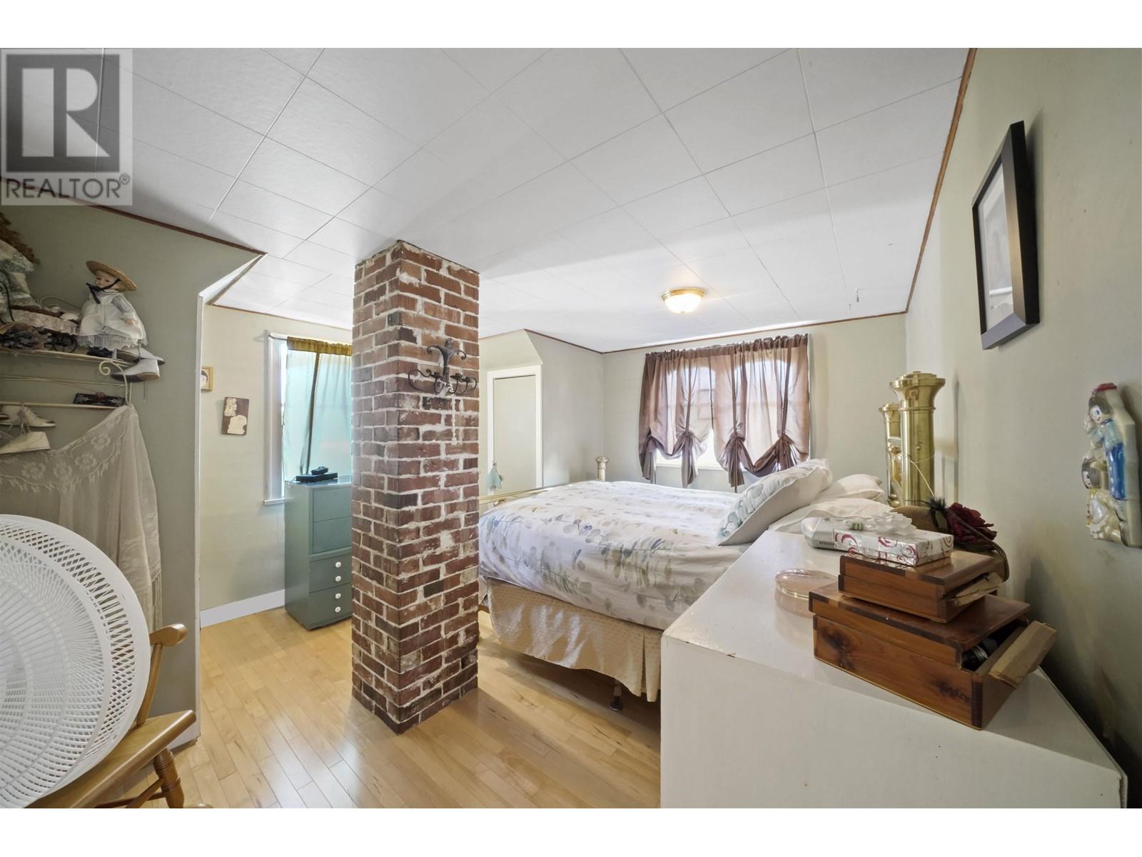 25183 DEWDNEY TRUNK ROAD, Maple Ridge