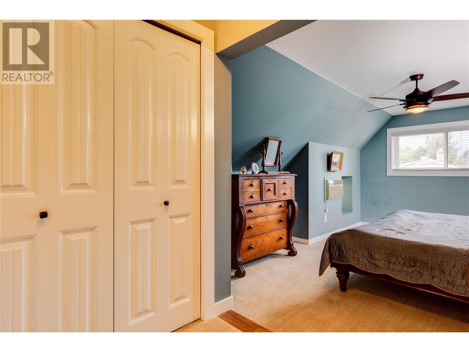  1927 Knox Crescent, Kelowna