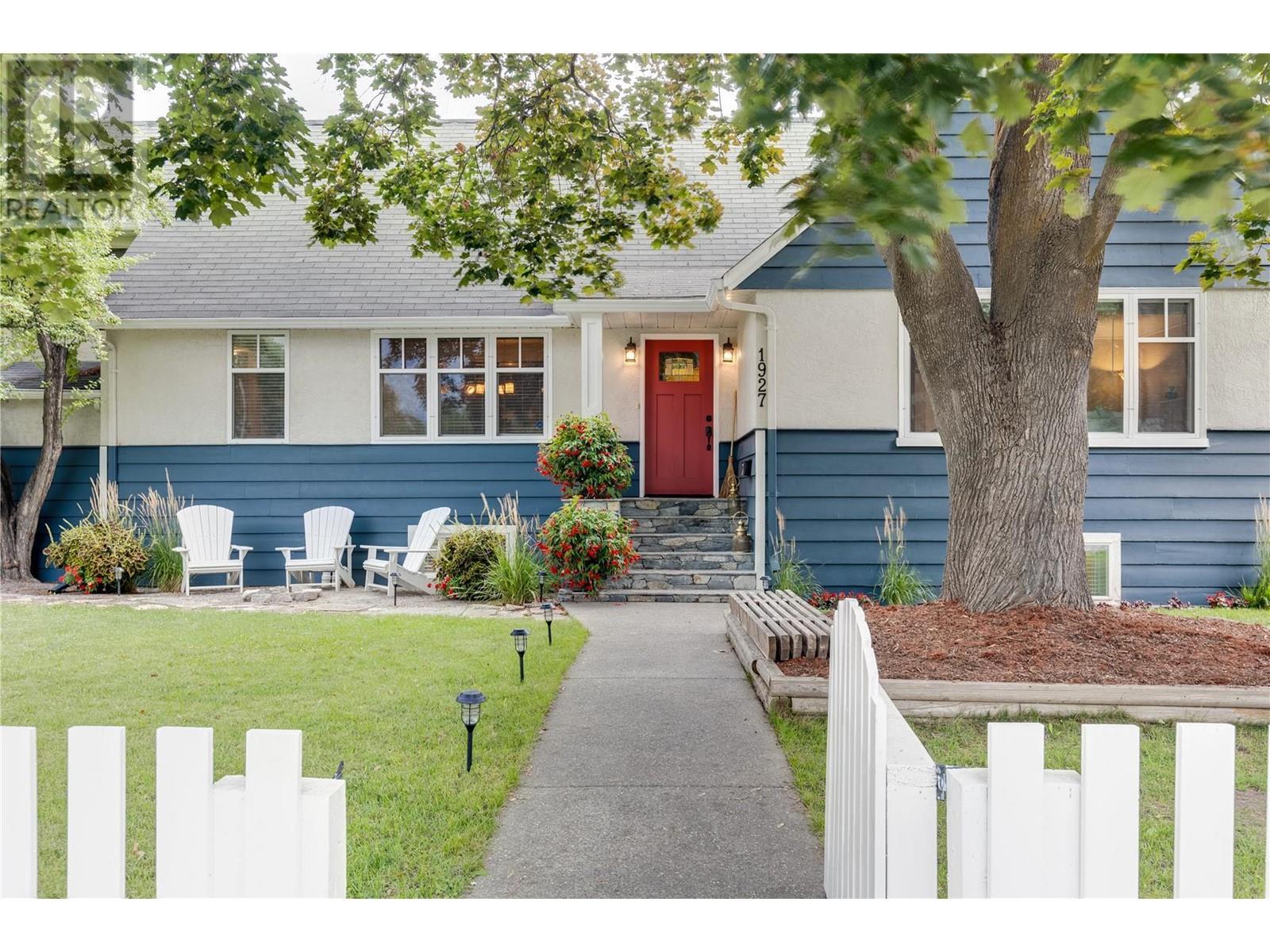 1927 Knox Crescent, Kelowna