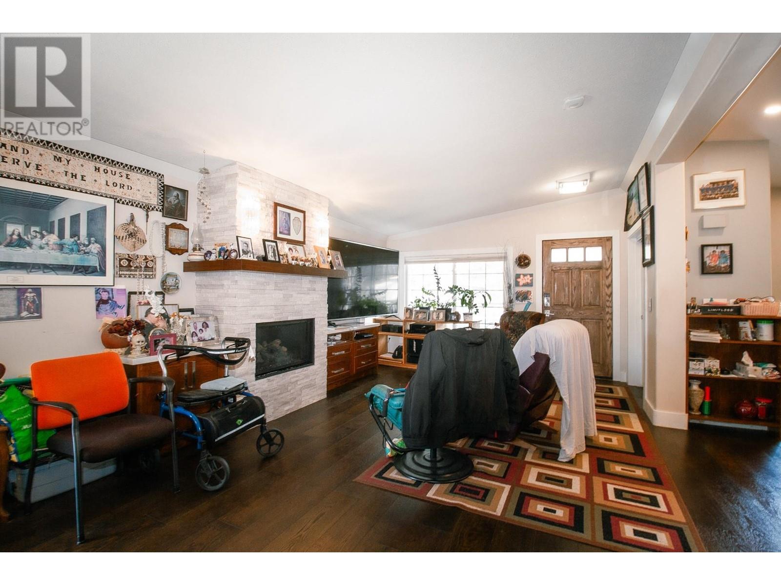 1061 EDGEWATER CRESCENT, Squamish real estate listing R2993743