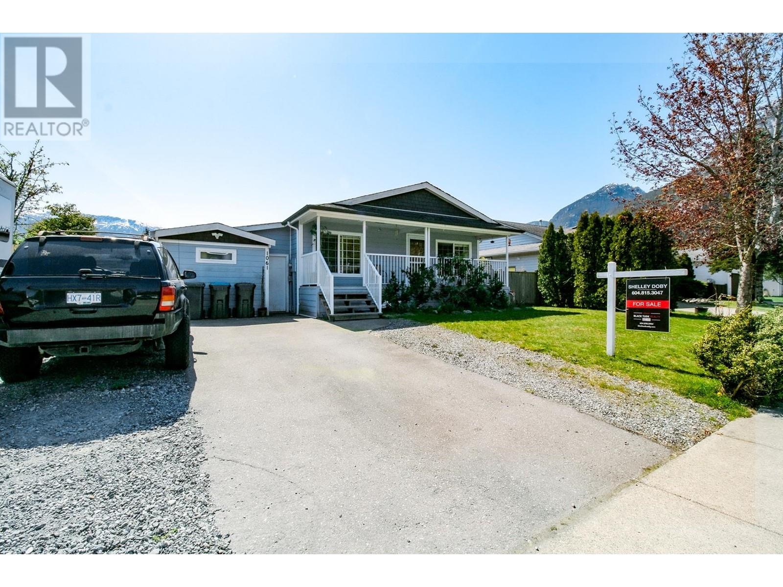 1061 EDGEWATER CRESCENT, Squamish real estate listing R2993743