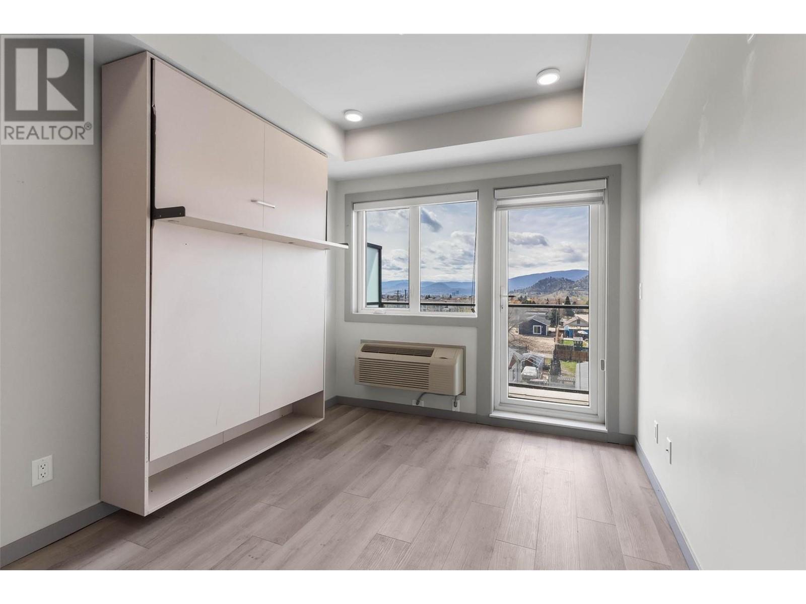 210 345 Dougall Road North, Kelowna
