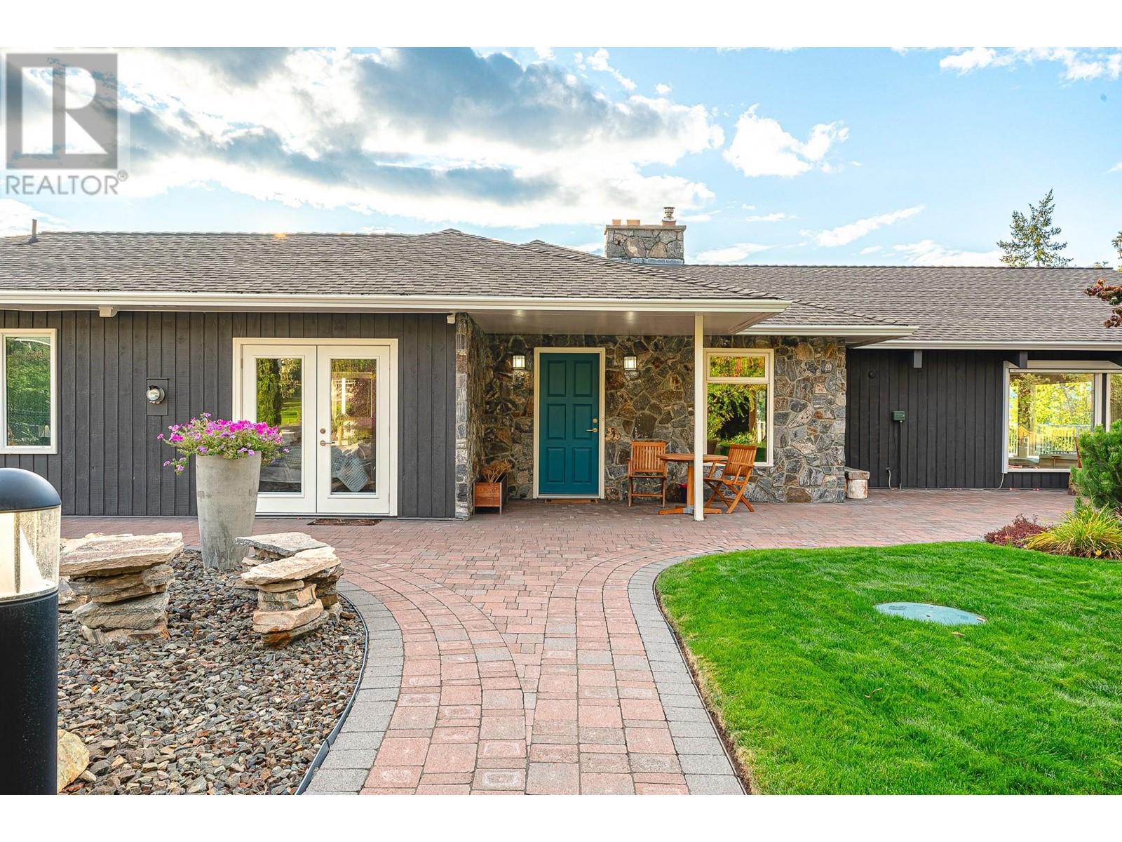  3029 Spruce Drive, Naramata