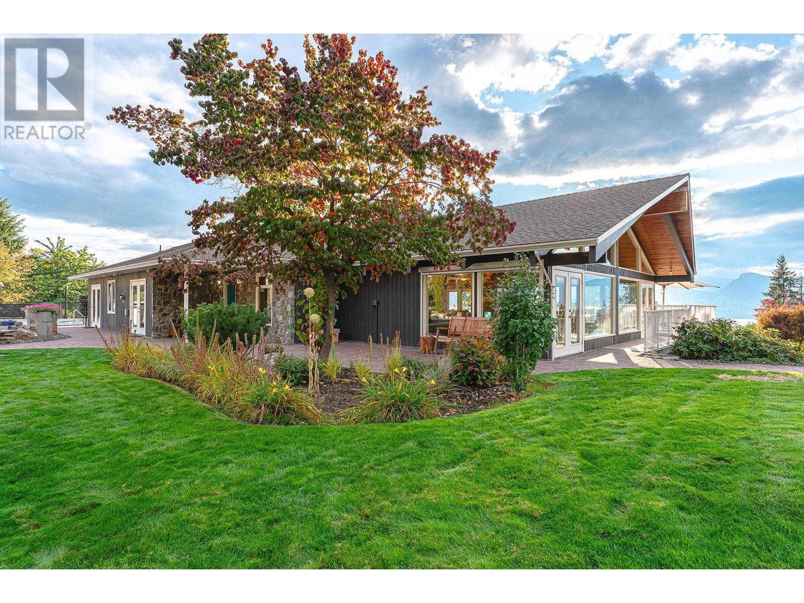  3029 Spruce Drive, Naramata