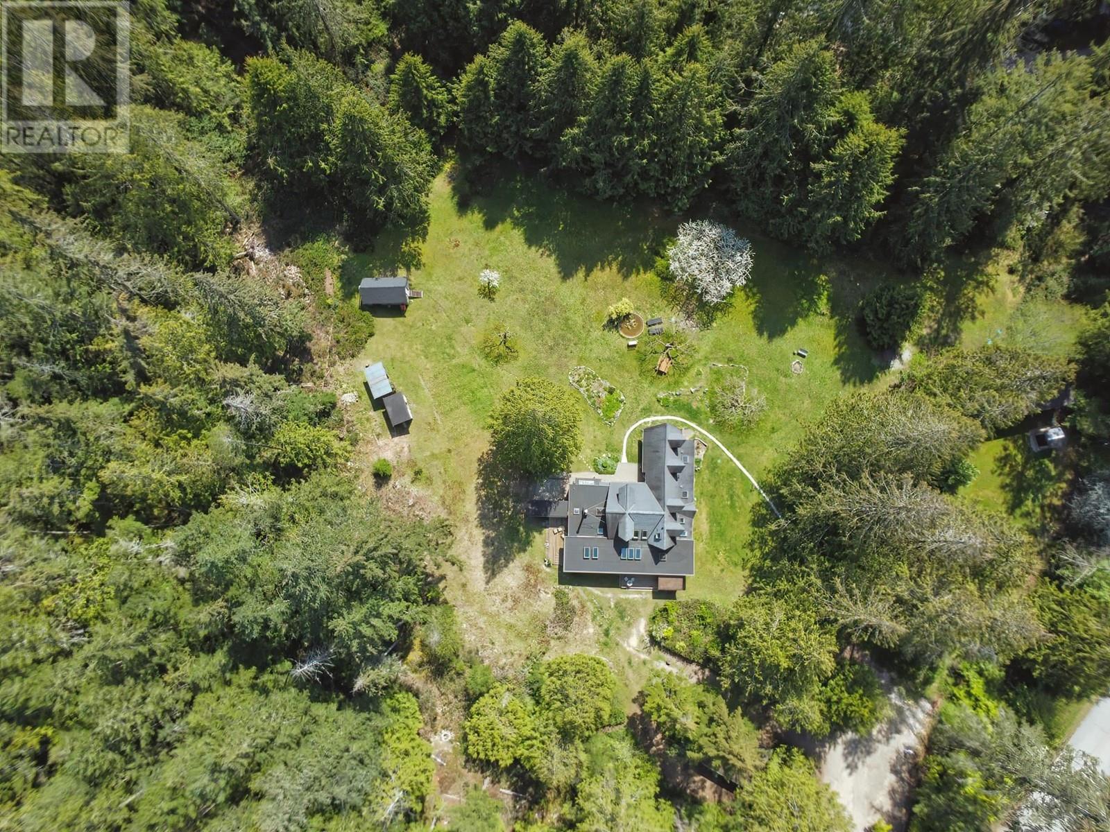 1546 LOCKYER ROAD, Roberts Creek