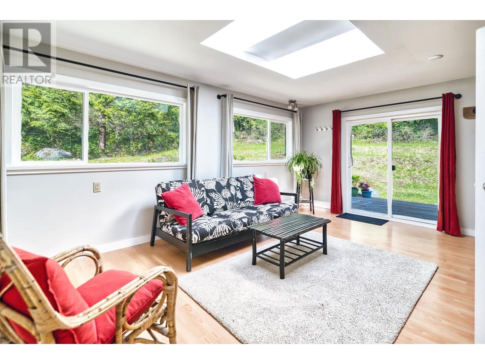 1546 LOCKYER ROAD, Roberts Creek