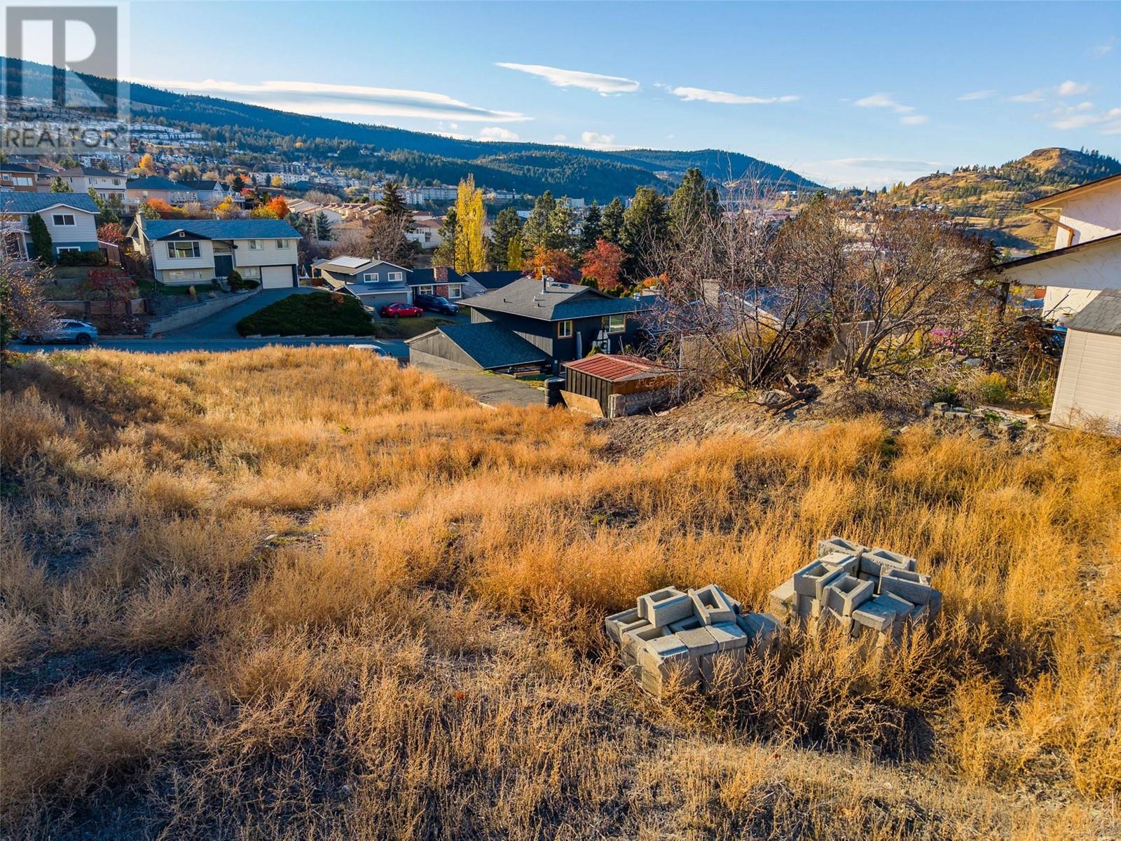 Photo 5 of 1916 Glencoe Place, Kamloops BC