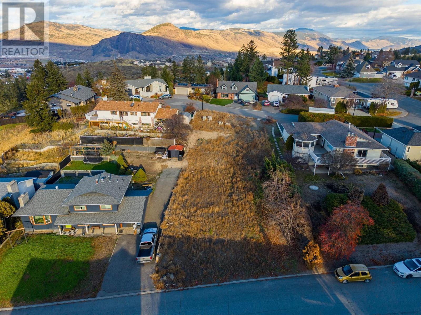  736 GLENEAGLES Drive, Kamloops