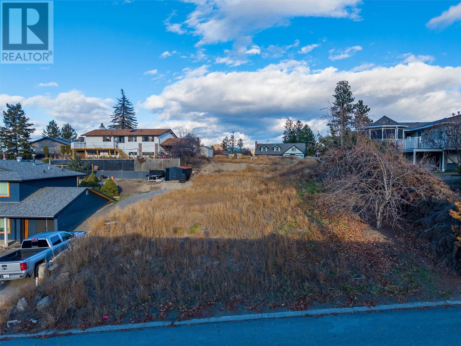 736 GLENEAGLES Drive, Kamloops