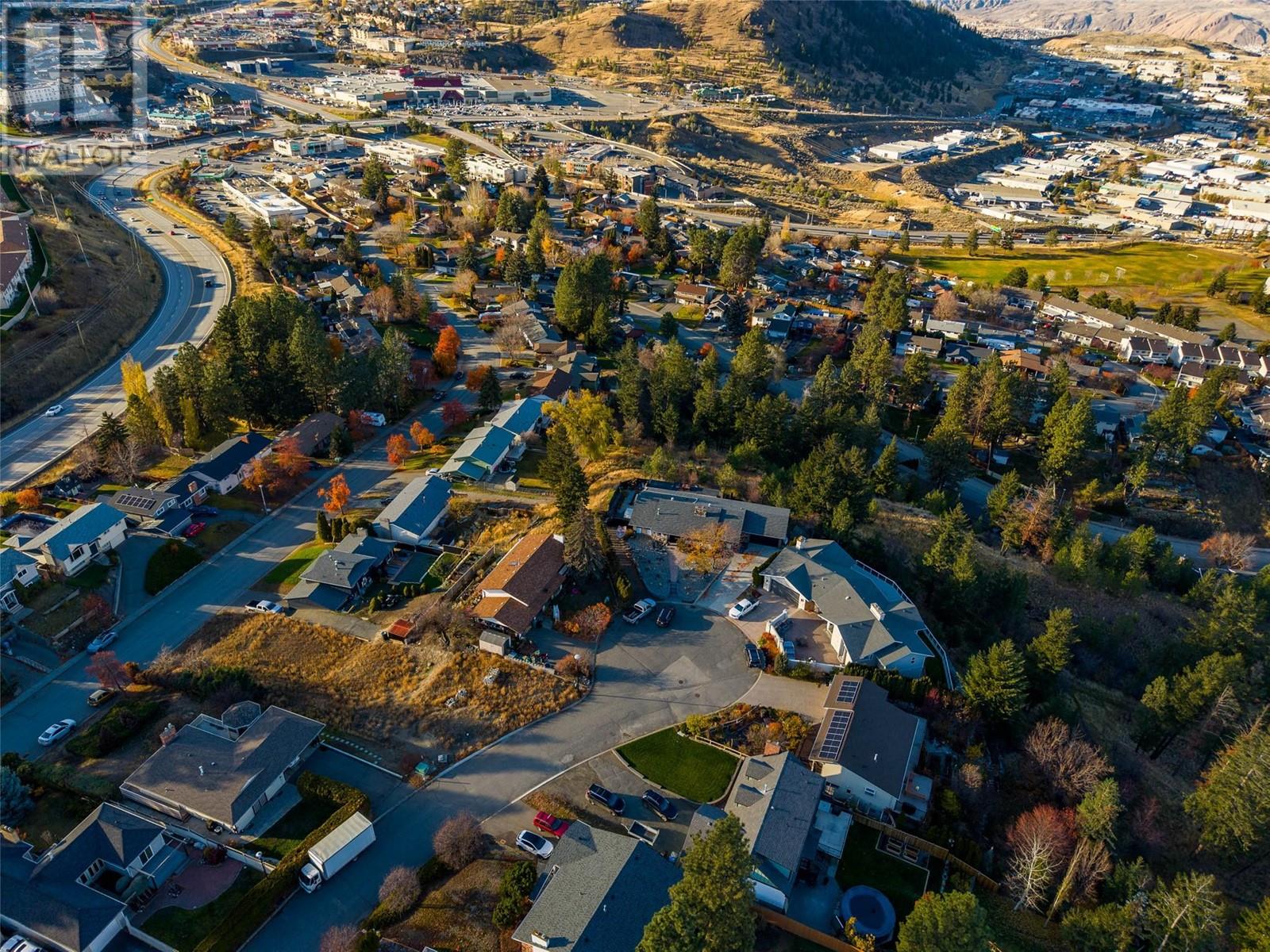 Photo 9 of 736 Gleneagles Drive, Kamloops BC