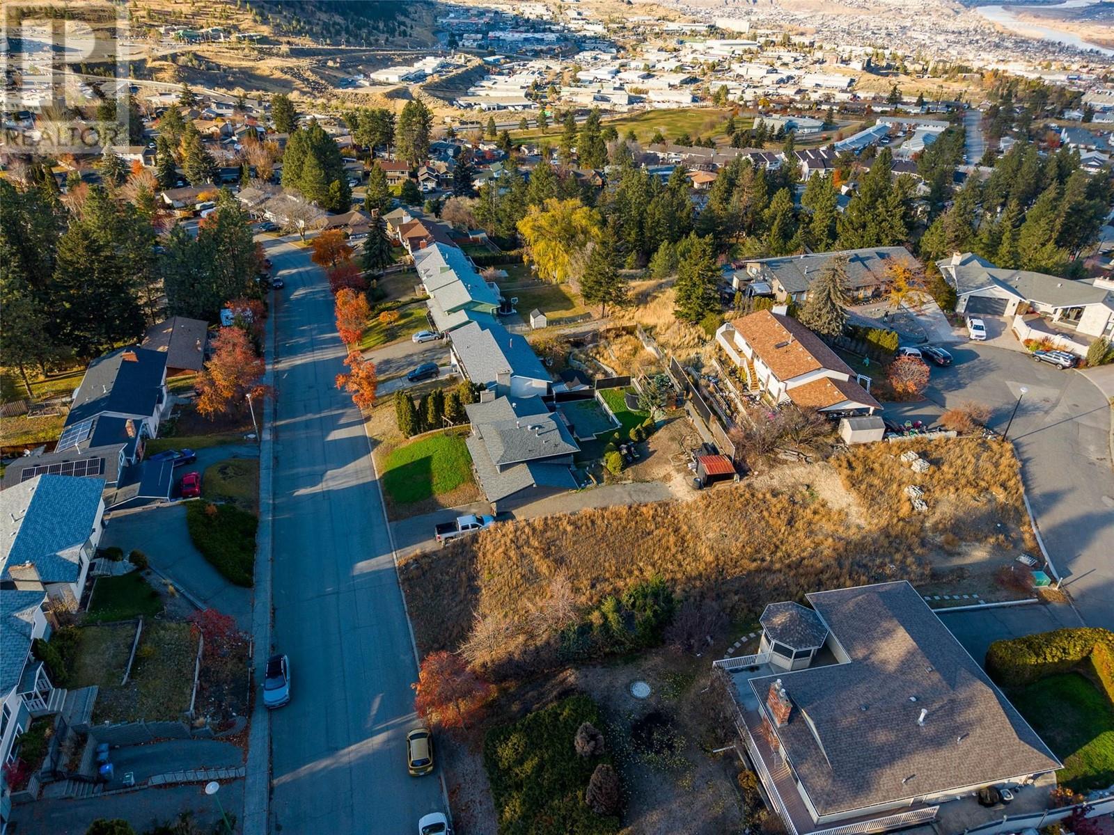 Photo 6 of 736 Gleneagles Drive, Kamloops BC