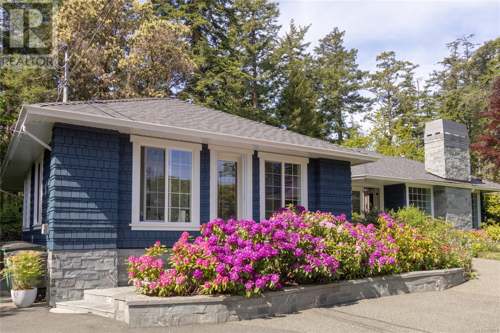  3972 Wolsey Place, Saanich