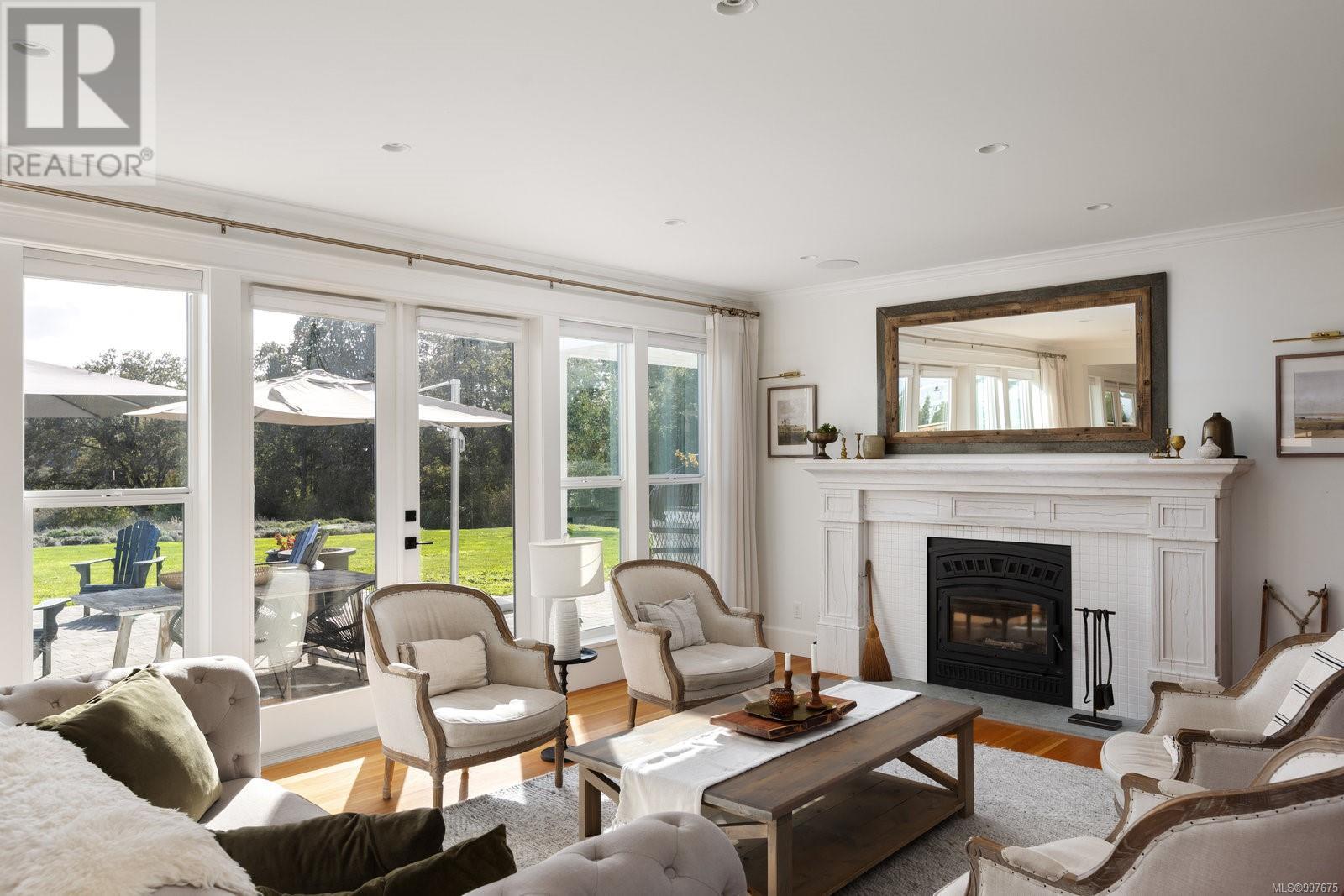  1527 Mount Newton Cross Road, Central Saanich
