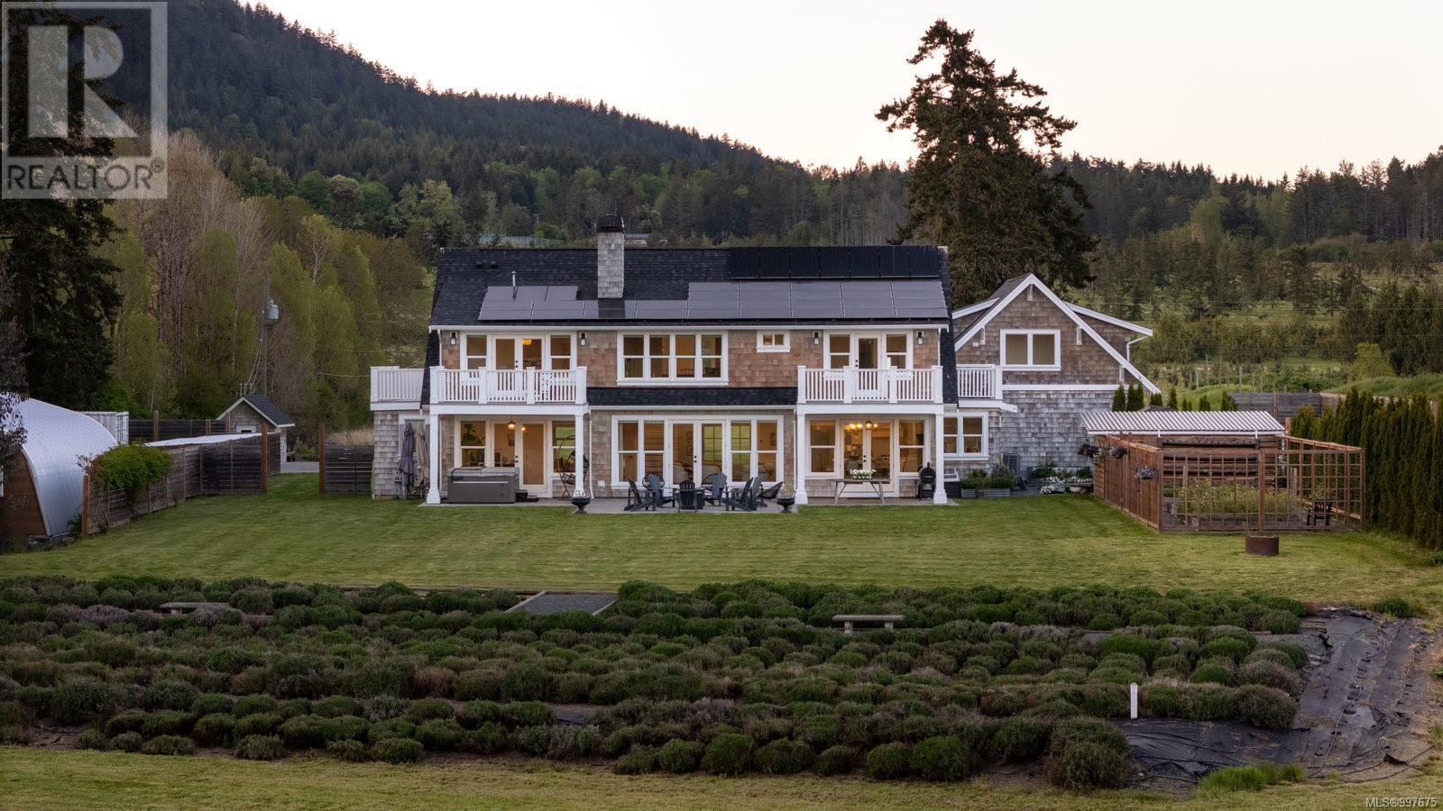  1527 Mount Newton Cross Road, Central Saanich