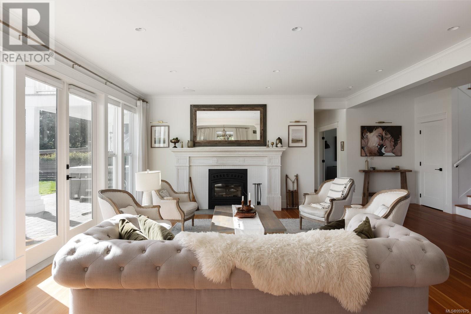  1527 Mount Newton Cross Road, Central Saanich