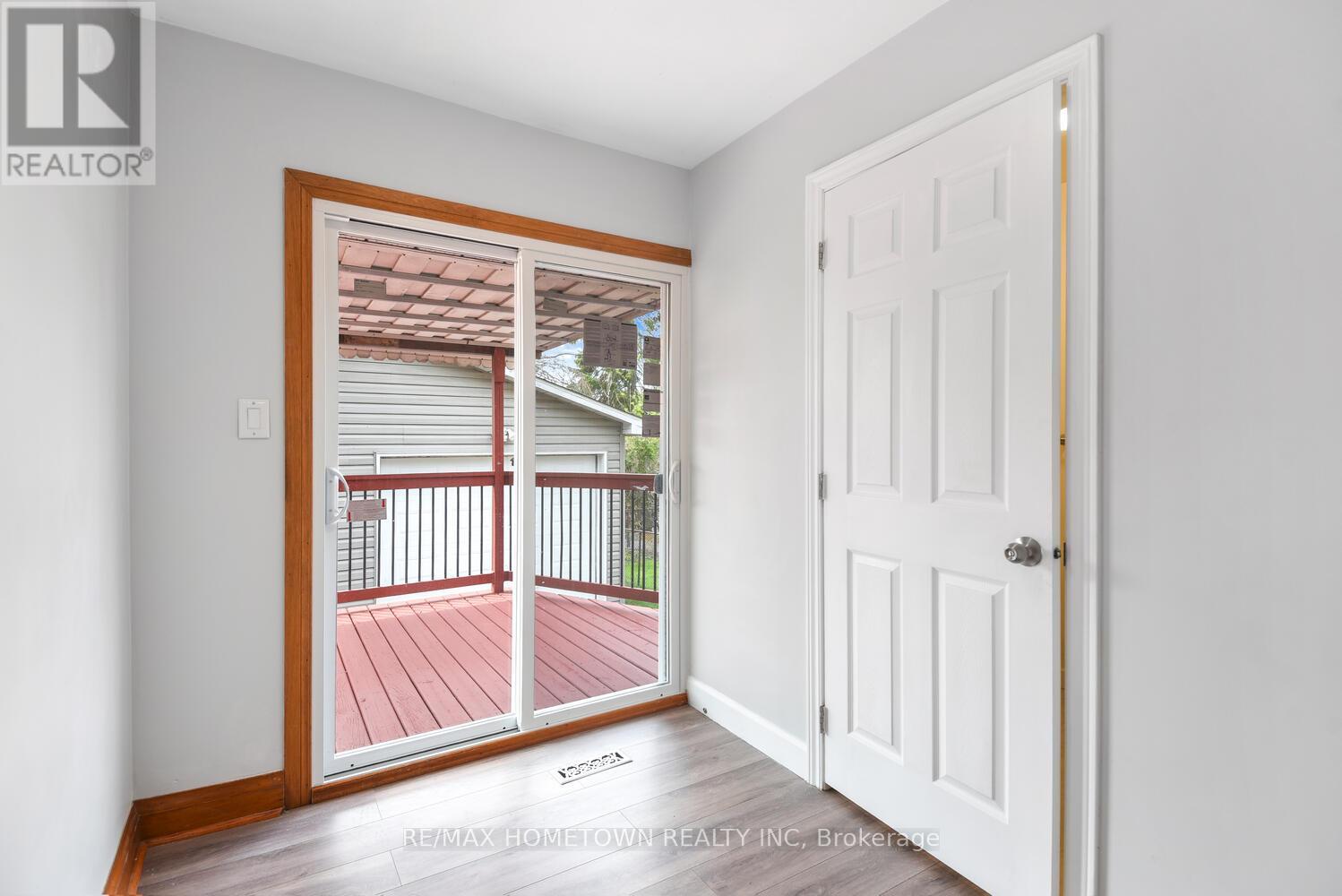 Photo 15 of 4 Otter Drive, Brockville ON